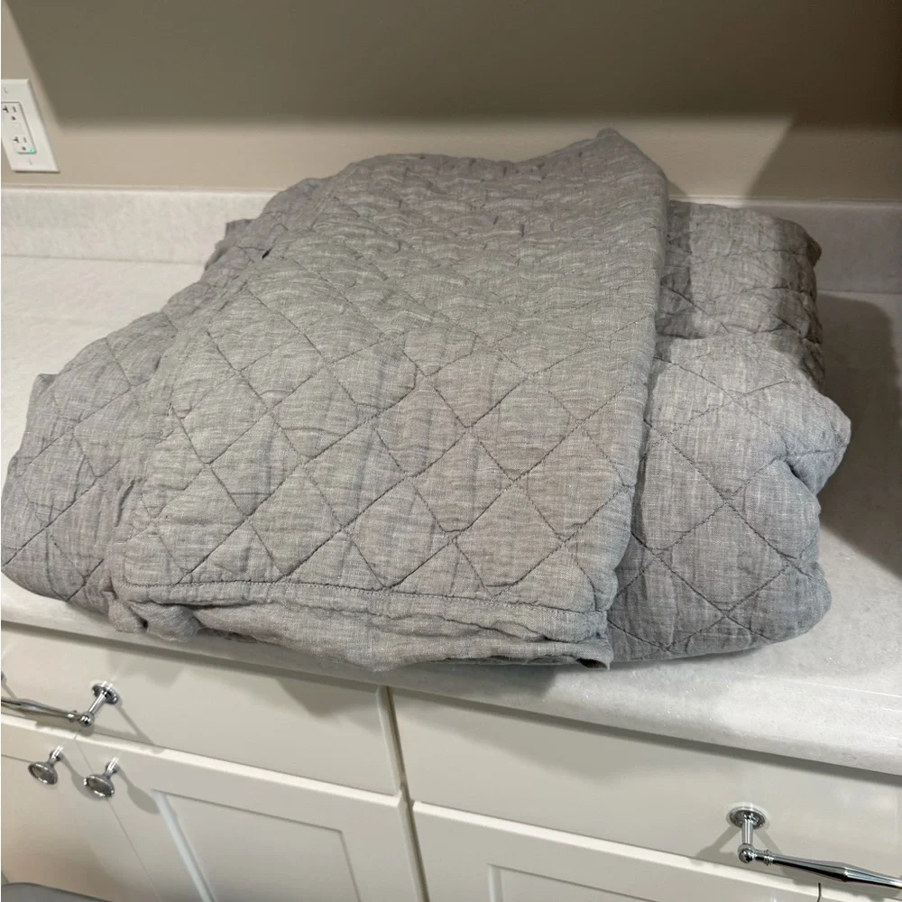 Pottery Barn Belgian linen quilt (king/california king) with matching euro sham.